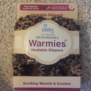 Heatable leopard print slippers